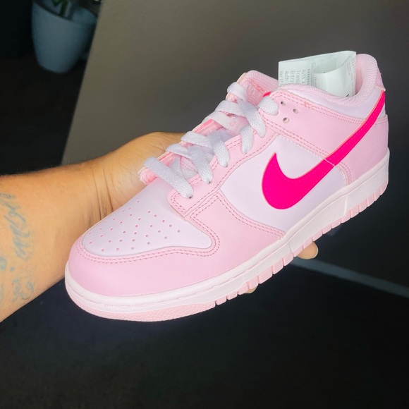 Nike dunks triple pink multiple size ( scamers stop i dnt text outside app) - Picture 7 of 9